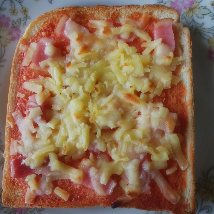 ベーコンとチーズのピザトースト